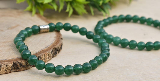 The Healing Benefits of Green Aventurine: How It Enhances Luck and Prosperity
